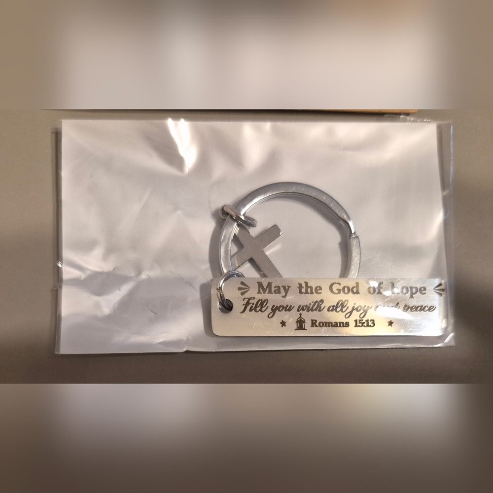 Scripture Silver Keychain And Pray Card Bag - Picture 3 of 3